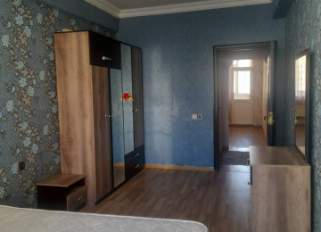 Riyyat ticaret Merkezinin yanl 3 otaq menzil kiraye verlir