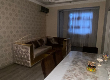 Yaxşı təmirlidir ,əlverişli yerdədir. 2 kondisioner