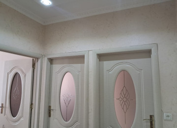 Yaxşı təmirlidir ,əlverişli yerdədir. 2 kondisioner