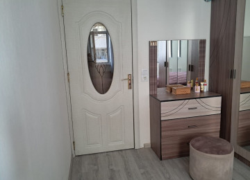 Yaxşı təmirlidir ,əlverişli yerdədir. 2 kondisioner