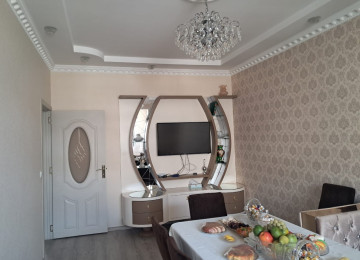 Yaxşı təmirlidir ,əlverişli yerdədir. 2 kondisioner