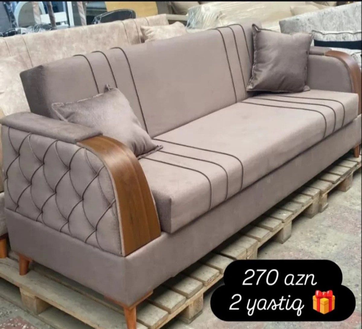 Divan Divan Sifarişlə hazırlanır Rəng seçimi var Açılır, Bazalidi