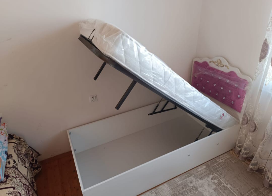 Bazalı çarpayı Sifarişlə hazırlanır Rəng seçimi var Matras