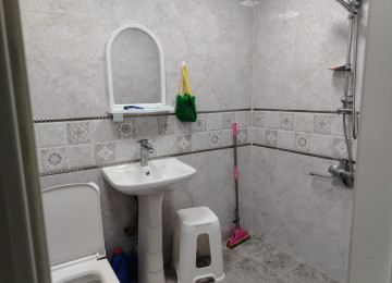 Saray qesebesi ve MTK Da 3 otaq menzil tecli satllr 80 kv