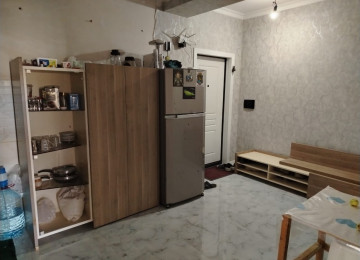 Saray qesebesi ve MTK Da 3 otaq menzil tecli satllr 80 kv