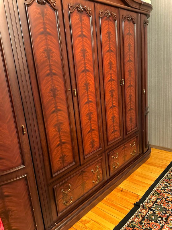 Yataq otağı mebeli satılır. Mebel Taxt, dolab, makyaj