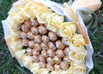 Sokolad buketleri sifarisle hazirlanir.Sidarisler en az 1