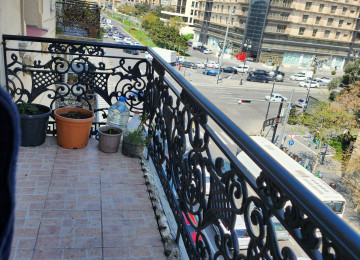 Salam şəhərin tam mərkəzində Port Bakuya 3 dəgigəlik