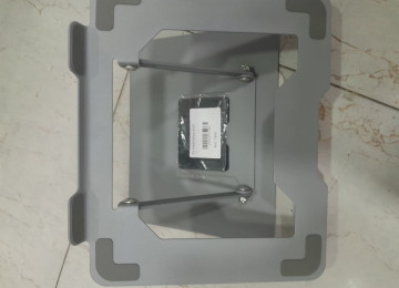 Noutbuklar üçün stolüsdü 360 dərəcə dönən tutacaq satılır.