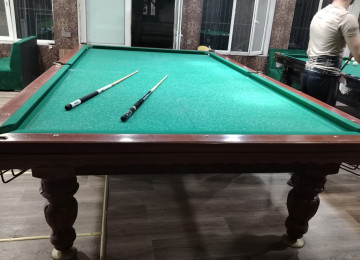 Bilyard Satiram yaxçi vəziyyətdədir üstünde hər bir