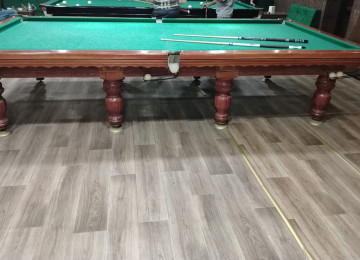 Bilyard Satiram yaxçi vəziyyətdədir üstünde hər bir