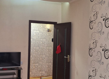 Riyyat ticaret Merkeznin yanl 2 otaq tam Temirli Menzil