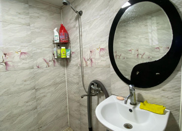 Naxçıvan MR, Culfa şəhərində, mərkəzdə təmirli mənzil