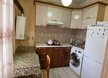 Naxçıvan MR, Culfa şəhərində, mərkəzdə təmirli mənzil