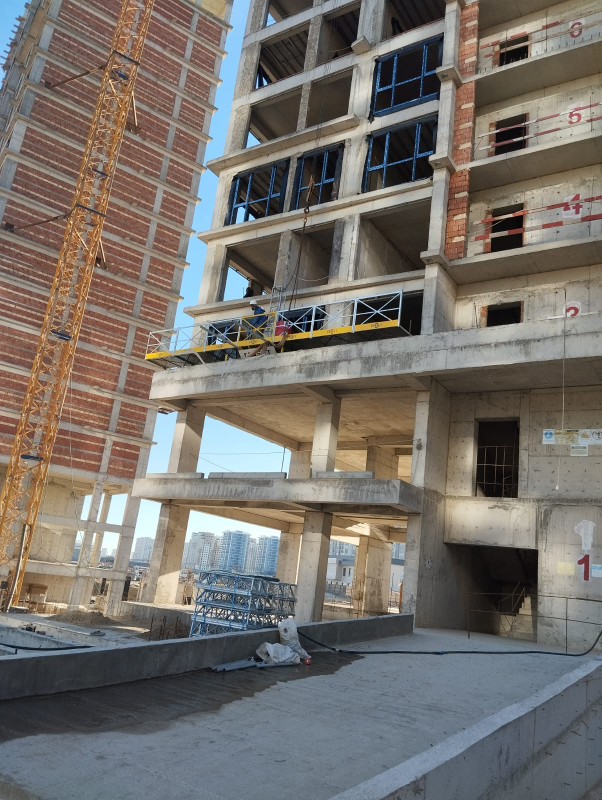 Platforma Dəmirbənd Tikinti qaldırıcılar və dirəkli-relsli iş platformları -