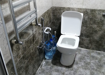 Xirdalanda narinci marketin yaxinliginda her bir seraiti