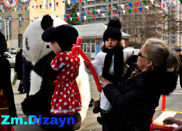 Açılış bayraqları. Bayraq reklam. Uch kunc bayraq. Bayraq