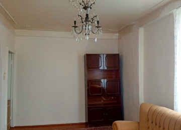 Xlrdalada teze bazar ve H.Eliyev parkln yanl 1 otaq 2 ye