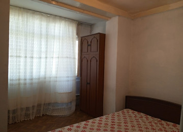 Xlrdalada teze bazar ve H.Eliyev parkln yanl 1 otaq 2 ye