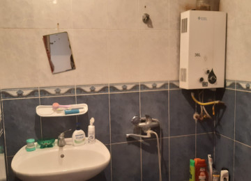 təcili ev satılır Xətai rayonu, Həzi Aslanov metrosu Sadıxcan küçəsi. 9