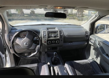 Nissan Navara yaxçi vəziyyətdədir heç bir problemi yoxdur