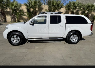 Nissan Navara yaxçi vəziyyətdədir heç bir problemi yoxdur