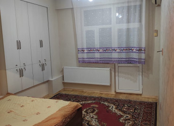 Mənzil 12/2 ci mərtəbəsindədir.Heydər Əliyev parkının və