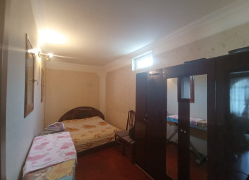 Xlrdalan Nazll Petronun yani 4 otaq heyet evi kiraye verlir