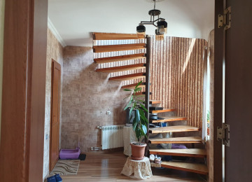 Xlrdalan Nazll Petronun yani 4 otaq heyet evi kiraye verlir