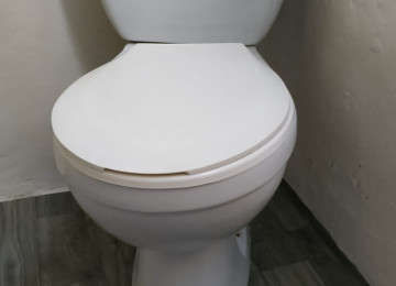 Yaxşı vəziyyətdə, istifadə üçün yararlı unitaz satılır.