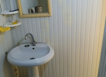 Yasamal rayonu 1 ci alatavada 2 otaqli ev kiraye verilir.Ev