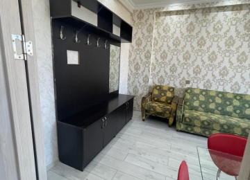 Mənzil Bakı-Sumqayıt yolu üzərində yerləşir. Əla təmirlidir