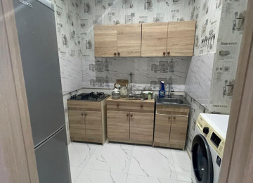 Mənzil Bakı-Sumqayıt yolu üzərində yerləşir. Əla təmirlidir