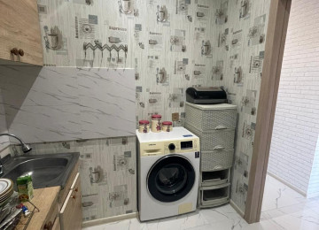 Mənzil Bakı-Sumqayıt yolu üzərində yerləşir. Əla təmirlidir