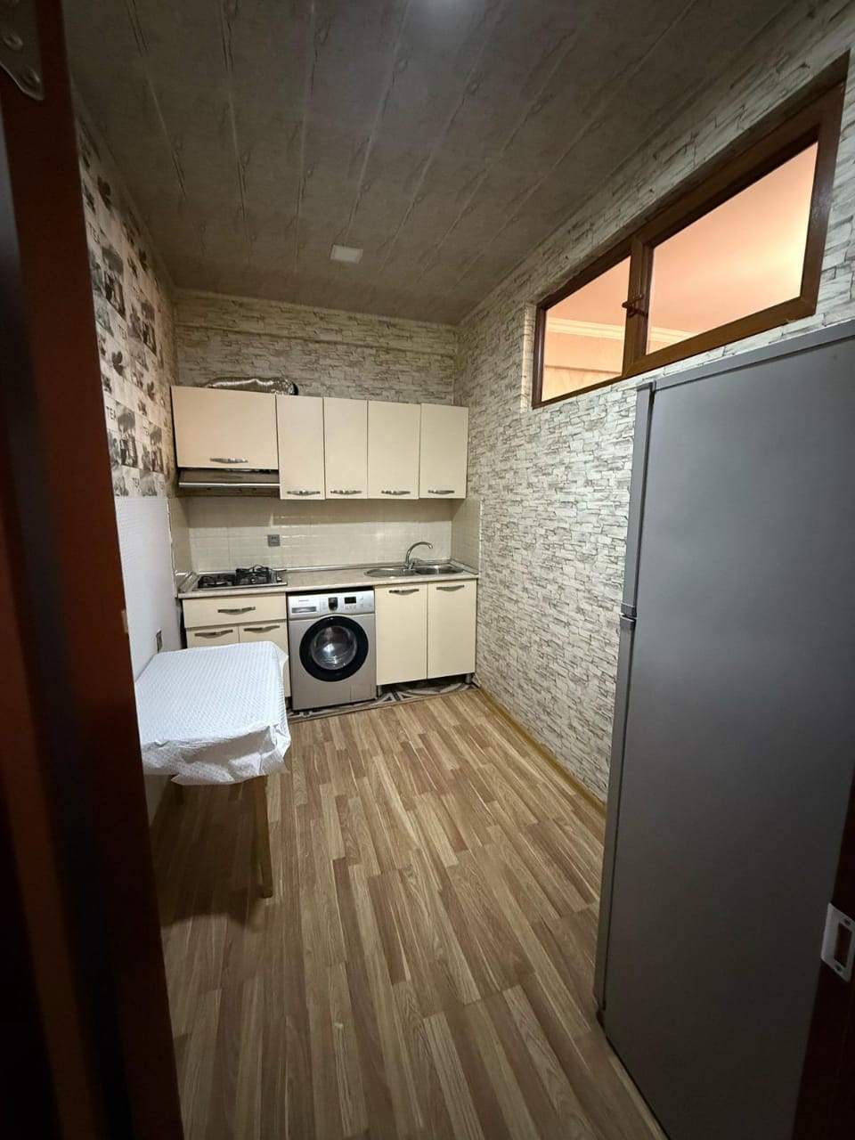 Xrdallanda aff parkda yerləşir ev yalnız ayləyə verlir ev