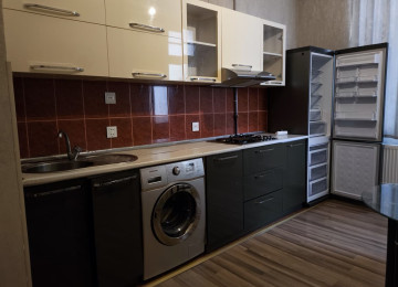 Ev Aileye verilir Xirdalan şeheri Heyder Parkinin yani Aran