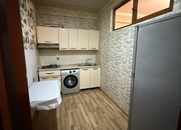 Xrdallanda aff parkda yerləşir ev yalnız ayləyə verlir ev