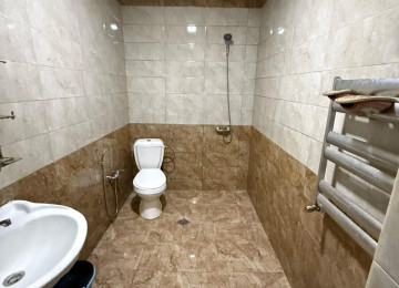 Xrdallanda aff parkda yerləşir ev yalnız ayləyə verlir ev