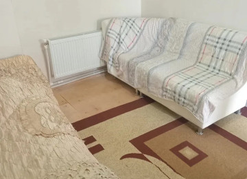 Kirayə ev verilir.Yeni suraxanidadi..iki otaqli orts