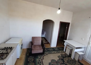Kirayə ev verilir.Yeni suraxanidadi..iki otaqli orts