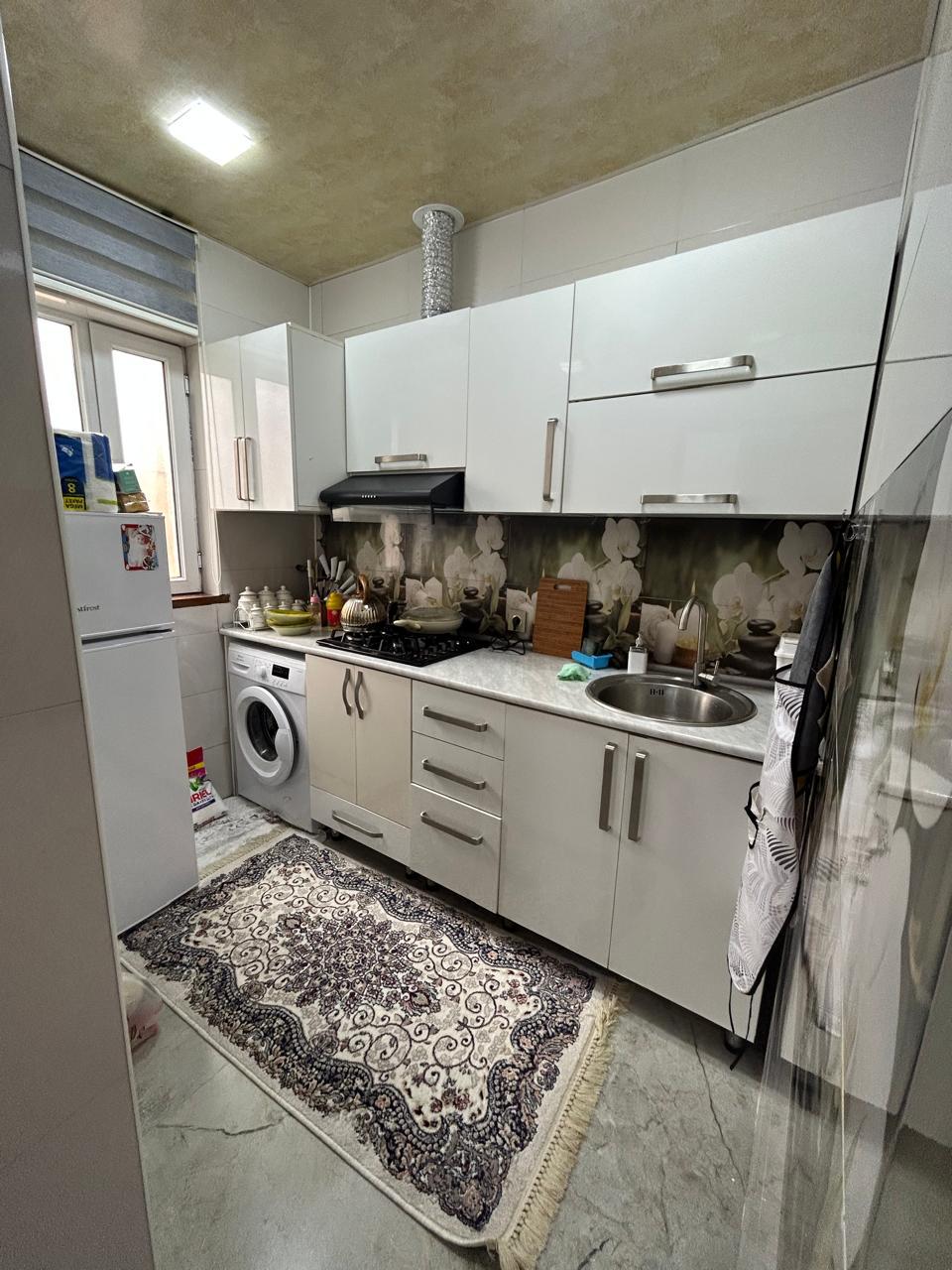 Xlrdalan Milyaner Mehelesi 3 otaq heyet evi tecli satllr