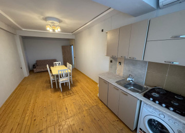 Xlrdalan Merkezde 3 otaq menzil kiraye verlir 500 azn 85 kv