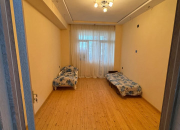 Xlrdalan Merkezde 3 otaq menzil kiraye verlir 500 azn 85 kv