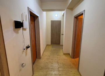 Xlrdalan Merkezde 3 otaq menzil kiraye verlir 500 azn 85 kv