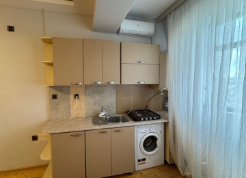 Xlrdalan Merkezde 3 otaq menzil kiraye verlir 500 azn 85 kv