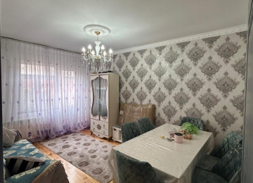 Xlrdalan Milyaner Mehelesi 3 otaq heyet evi tecli satllr