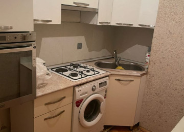 Mənzil xirdalanin tam merkezinde yerlesir butun iase