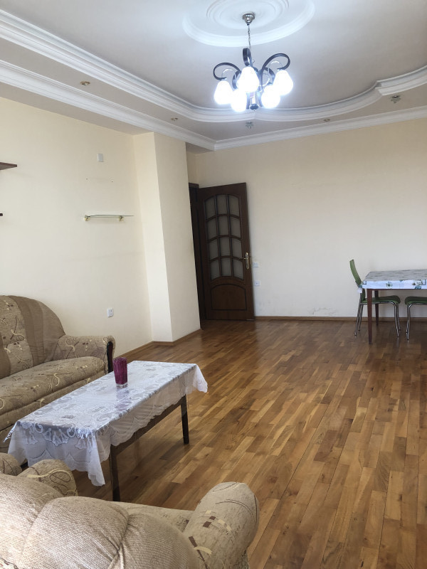 Ecemi metrosuna 3-4 deqiqelik mesafede yerlesen 17