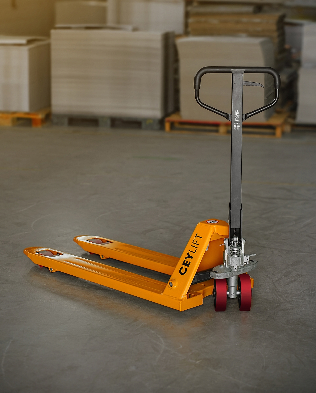 En Son model 2500 kq (2.5Tonluq) Terezili transpaletlerimiz