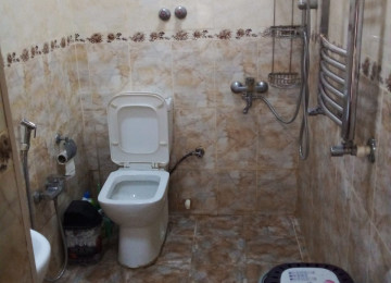 Xlrdalada 8 sayll orta mektebin yaxlql 2 otaq Heyet evi